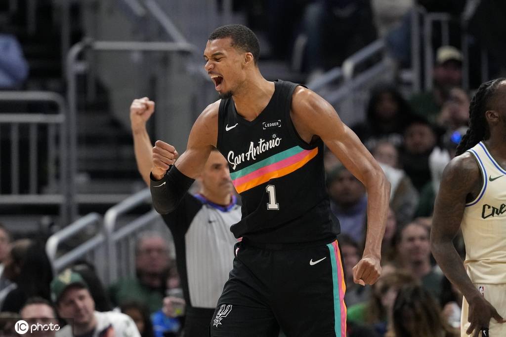 史上出场时间最少的MVP？文班场均出场29.2分钟